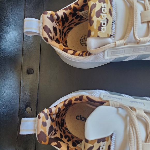 Beautiful Adidas Cloudfoam Size 6.5/38 - Picture 3 of 10